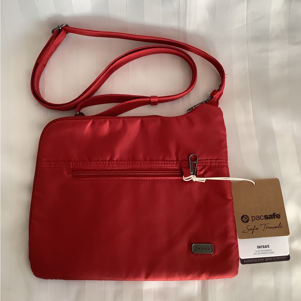 Pacsafe Daysafe Slim Crossbody Anti-Theft Bag